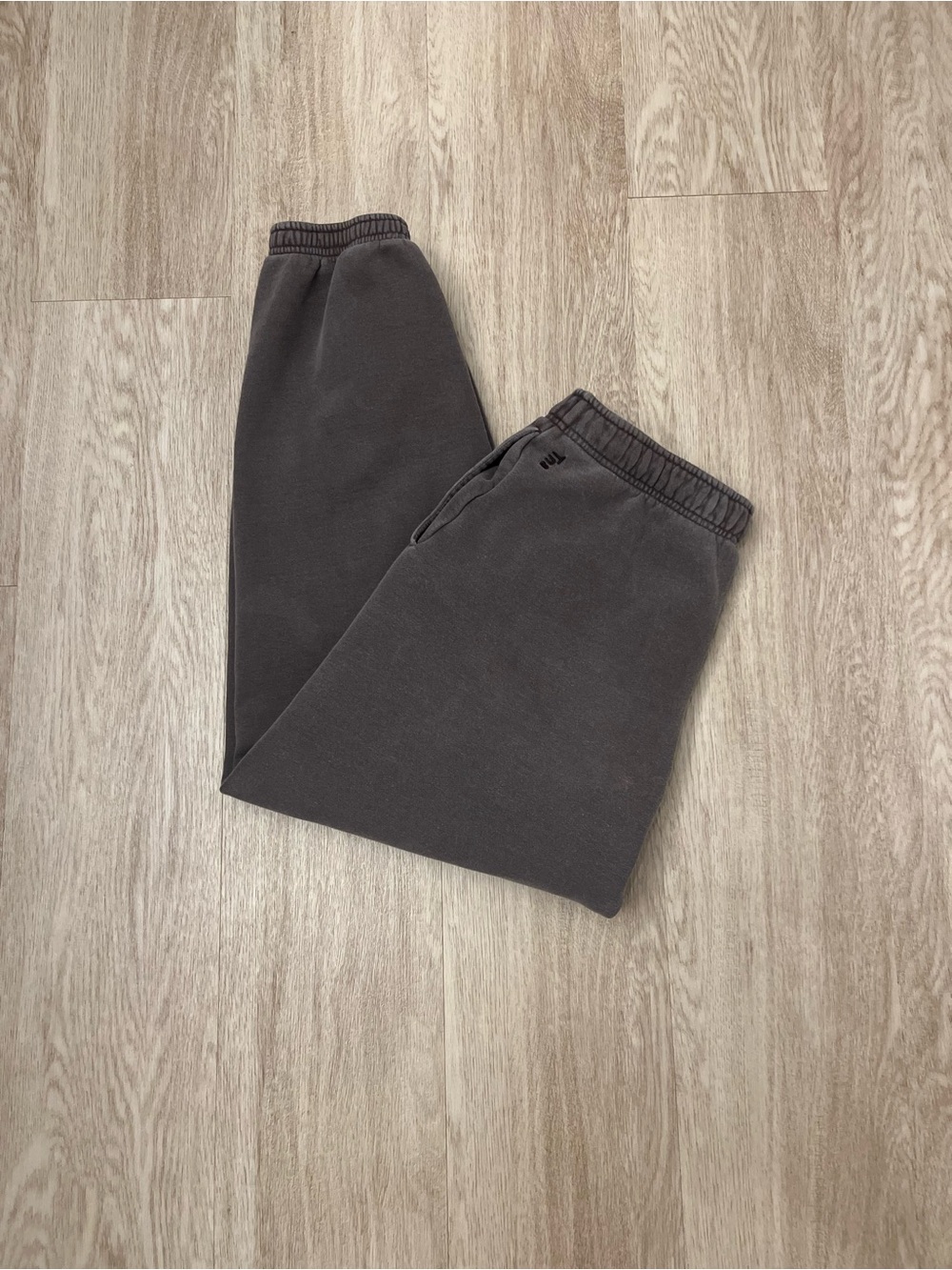 aritzia sweatpants